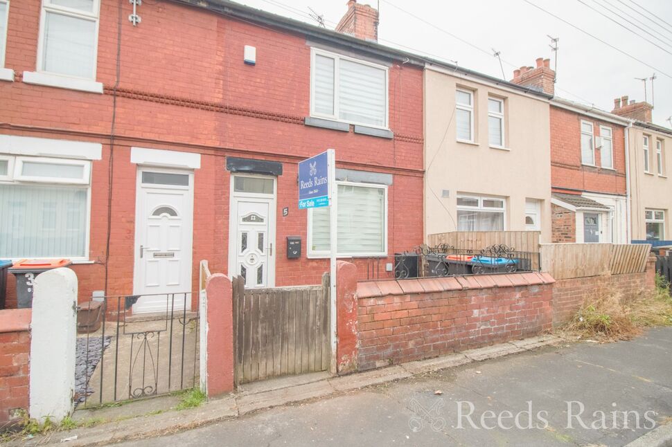 2 bedroom Mid Terrace House for sale