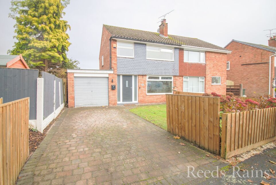 Main image of 3 bedroom Semi Detached House for sale, Selby Green, Little Sutton, Cheshire, CH66