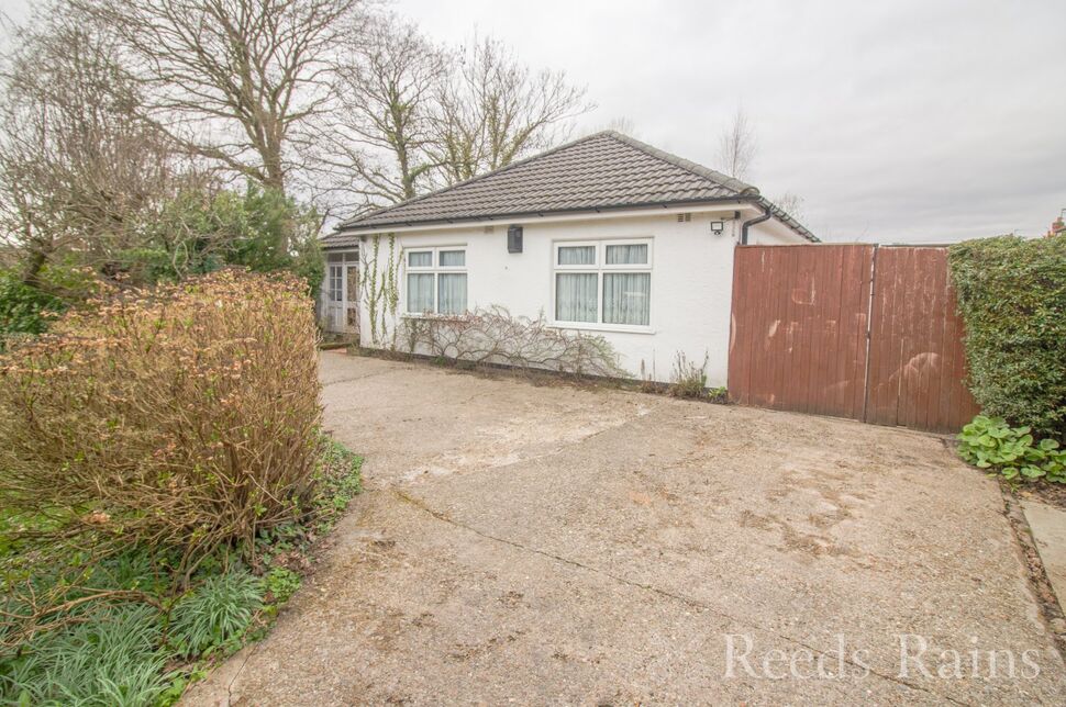 Main image of 3 bedroom Detached Bungalow for sale, Hooton Road, Hooton, Cheshire, CH66