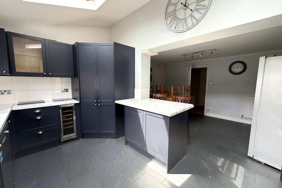 Open Plan Kitchen / Dining