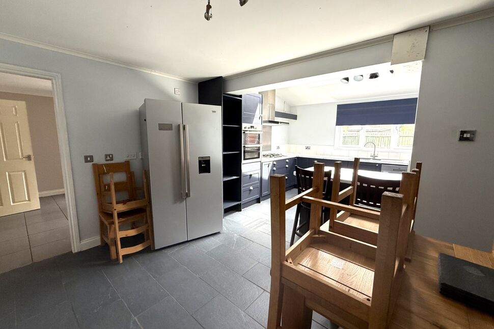 Open Plan Kitchen / Dining