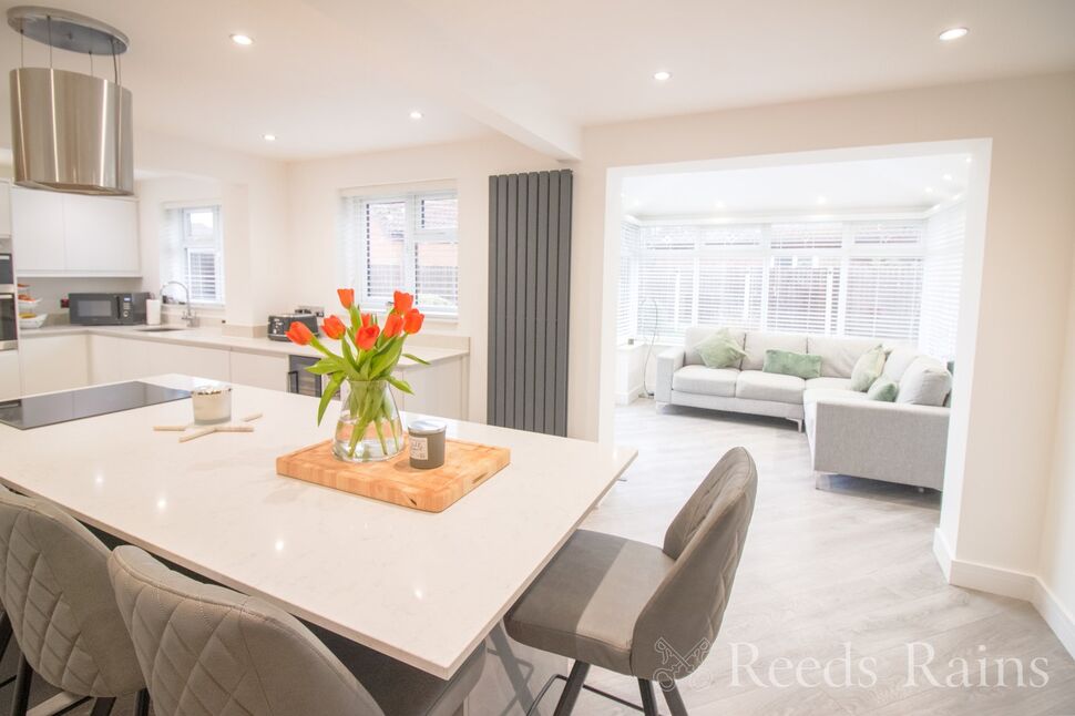 Open Plan Kitchen / Diner
