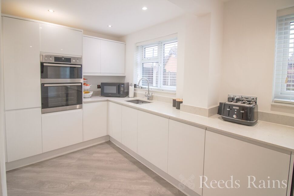 Open Plan Kitchen / Diner