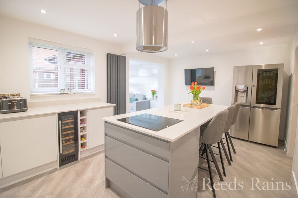 Open Plan Kitchen / Diner