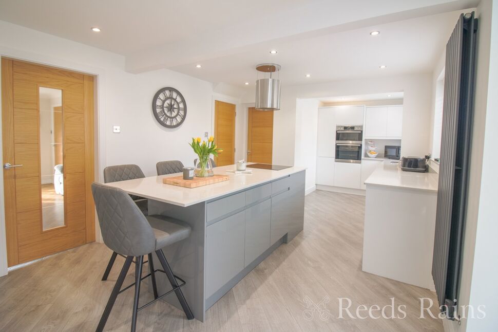 Open Plan Kitchen / Diner