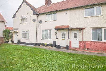 2 bedroom Mid Terrace House for sale