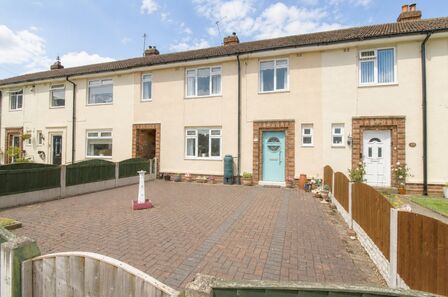 3 bedroom Mid Terrace House for sale