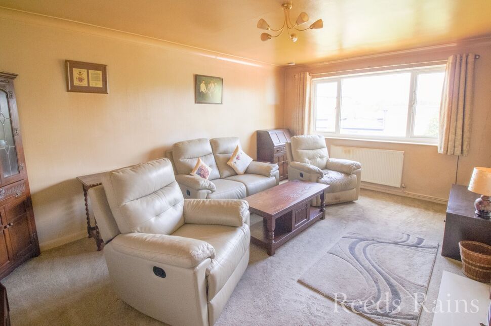 Lounge / Dining