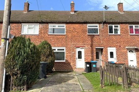 Ferguson Avenue, 3 bedroom Mid Terrace House to rent, &pound;975 pcm