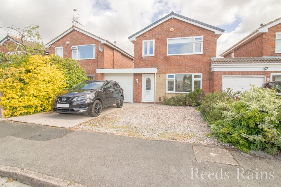 Main image of 3 bedroom Link Detached House for sale, Talbot Road, Great Sutton, Cheshire, CH66