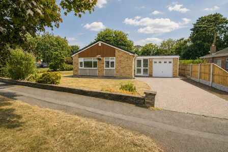 Spinney Drive, 3 bedroom Detached Bungalow for sale, &pound;355,000