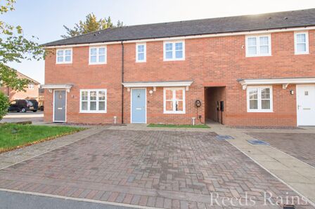 2 bedroom Mid Terrace House for sale