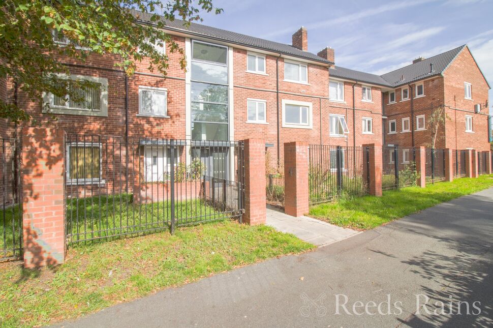 Main image of 1 bedroom Flat for sale, Sutton Way, Great Sutton, Cheshire, CH65
