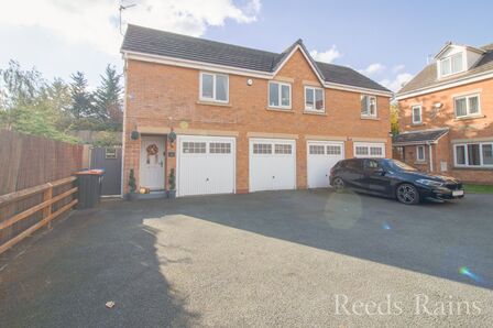 2 bedroom Detached House for sale