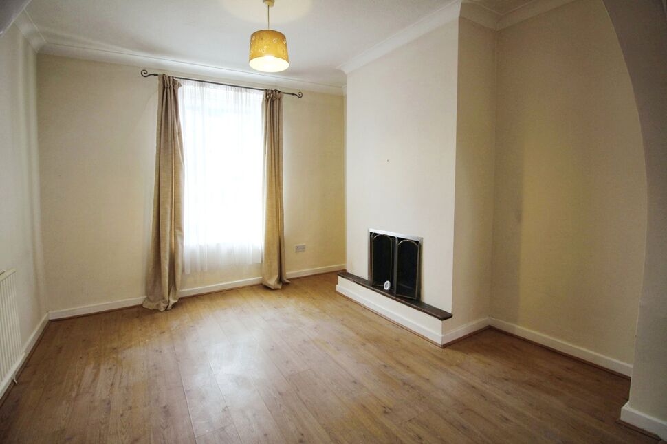 2 bedroom Mid Terrace House to rent, Prestbury Road, Macclesfield, SK10