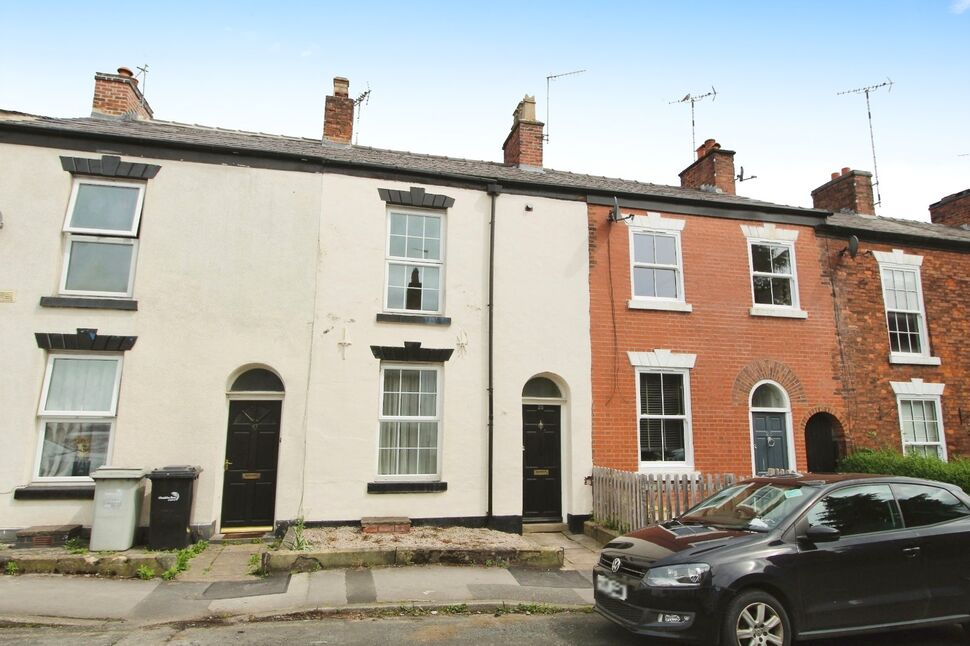 2 bedroom Mid Terrace House to rent, Prestbury Road, Macclesfield, SK10