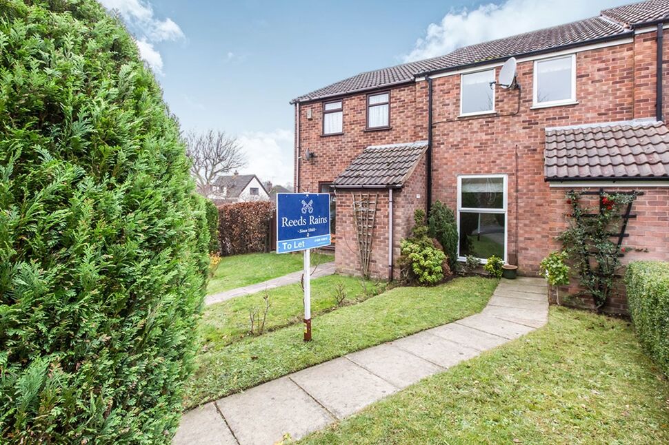 2 bedroom Mid Terrace House to rent, Tarn Mount, Macclesfield, SK11 £