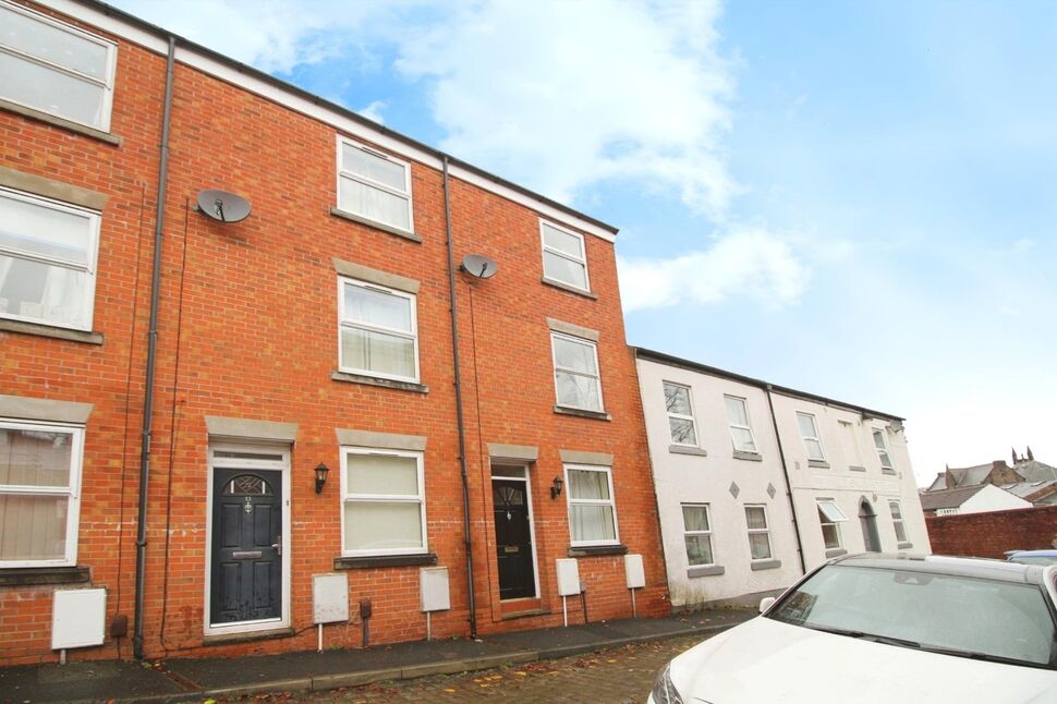2 bedroom Mid Terrace House to rent, Rodney Street, Macclesfield, SK11
