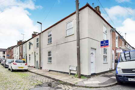 Brown Street, 3 bedroom End Terrace House to rent, £995 pcm
