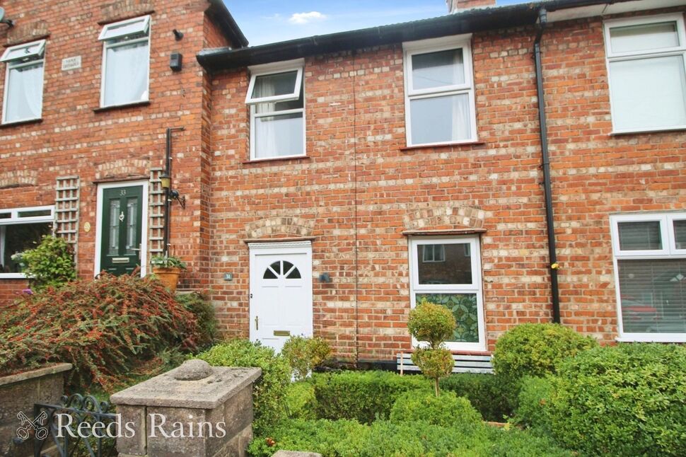 2 bedroom Mid Terrace House to rent