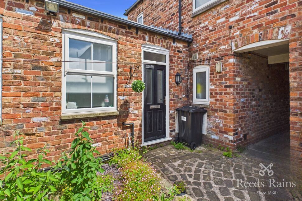 Main image of 2 bedroom Flat to rent, Water Street, Macclesfield, Cheshire, SK11