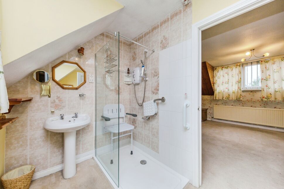 4 bedroom Detached House for sale, Arbour Crescent, Tytherington, SK10