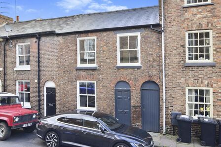 Lord Street, 3 bedroom Mid Terrace House to rent, £995 pcm
