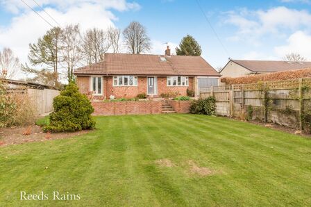 Woodhouse Lane, 4 bedroom Detached House for sale, £650,000