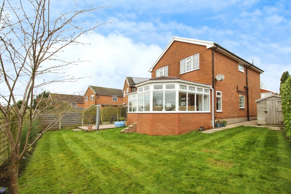 4 bedroom Detached House for sale, Fowey Close, Macclesfield, SK10 £495,000