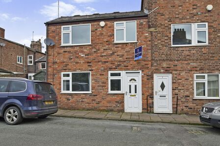 Whiston Street, 1 bedroom Semi Detached House to rent, £650 pcm