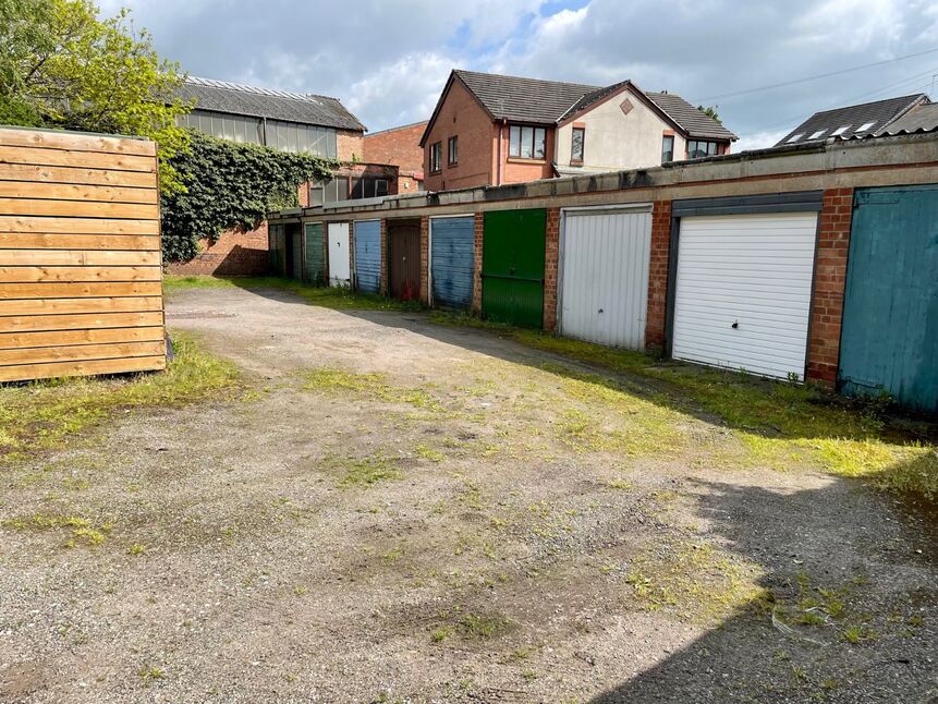 2 bedroom Mid Terrace House for sale, Green Street, Macclesfield, SK10