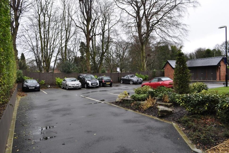 2 bedroom Flat for sale, Victoria Road, Macclesfield, SK10 £204,000