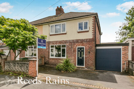 Maple Avenue, 3 bedroom Semi Detached House for sale, &pound;295,000