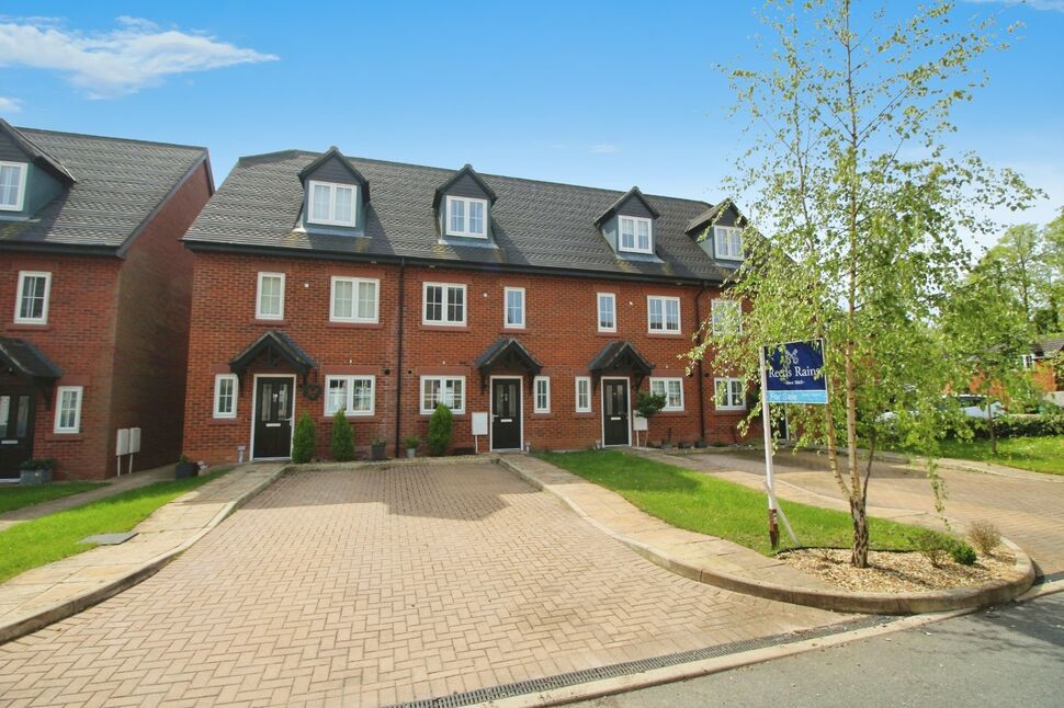 5 bedroom Mid Terrace House for sale, Chester Road, Macclesfield, SK11