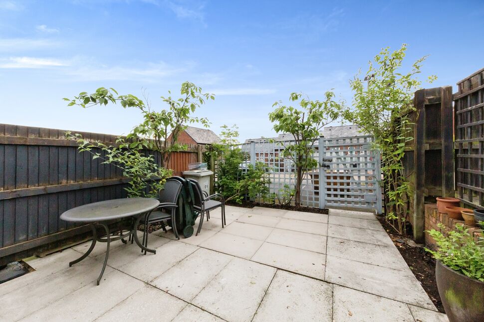 4 bedroom Mid Terrace House for sale, Buxton Road, Macclesfield, SK10