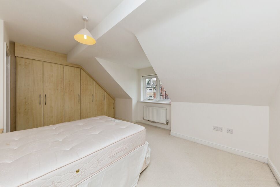 4 bedroom Mid Terrace House for sale, Buxton Road, Macclesfield, SK10