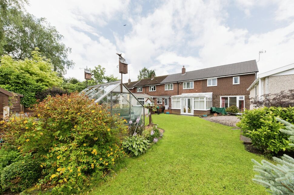 4 bedroom Semi Detached House for sale, Wilton Crescent, Macclesfield, SK11 £279,950