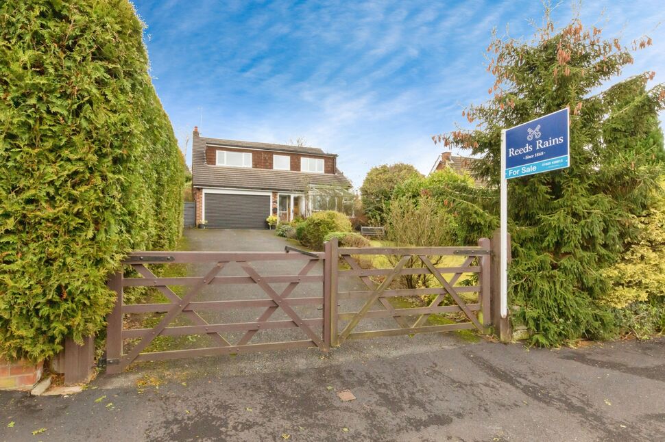 3 bedroom Detached House for sale, Badger Road, Tytherington, SK10 £