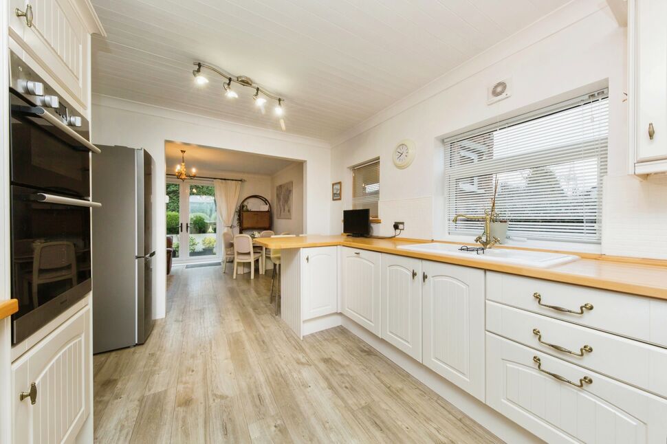 3 bedroom Detached House for sale, Badger Road, Tytherington, SK10 £