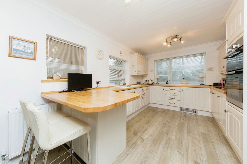 3 bedroom Detached House for sale, Badger Road, Tytherington, SK10 £520,000