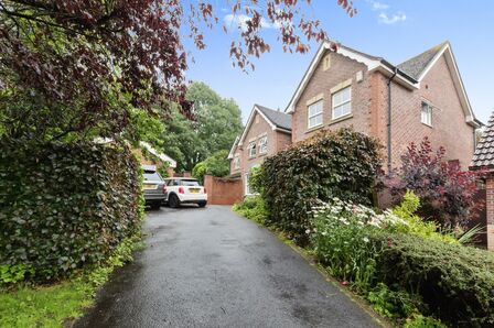 Kempton Way, 5 bedroom Detached House for sale, £650,000