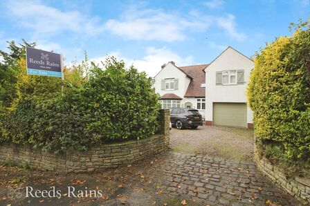 Ivy Lane, 5 bedroom Detached House for sale, £750,000