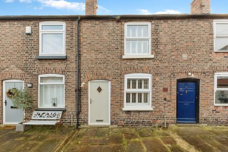 Old Meadow, 2 bedroom Mid Terrace House for sale, £235,000