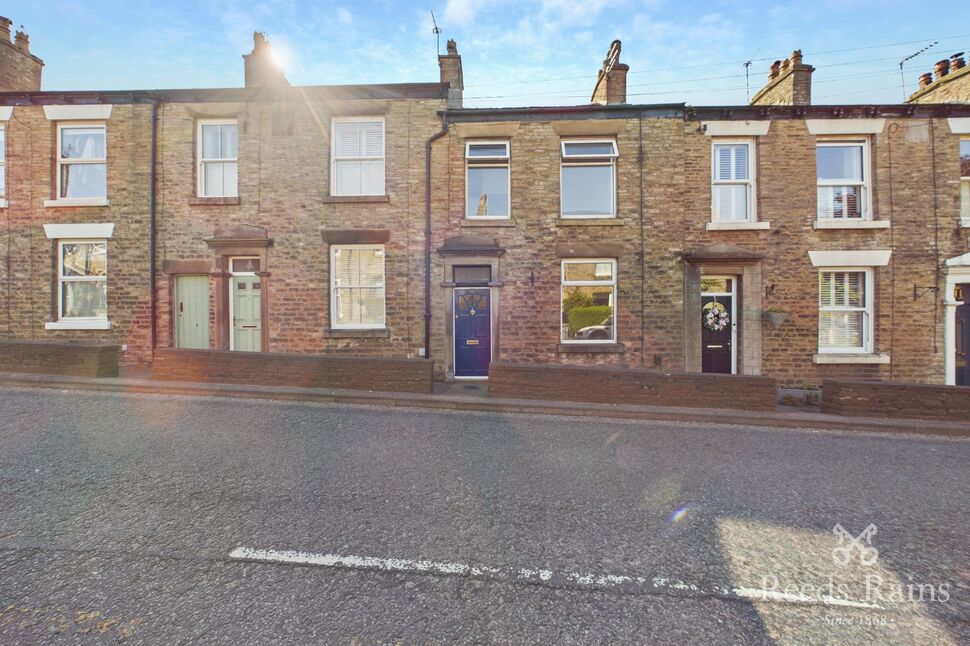 Main image of 3 bedroom Mid Terrace House to rent, Rainow Road, Macclesfield, Cheshire, SK10