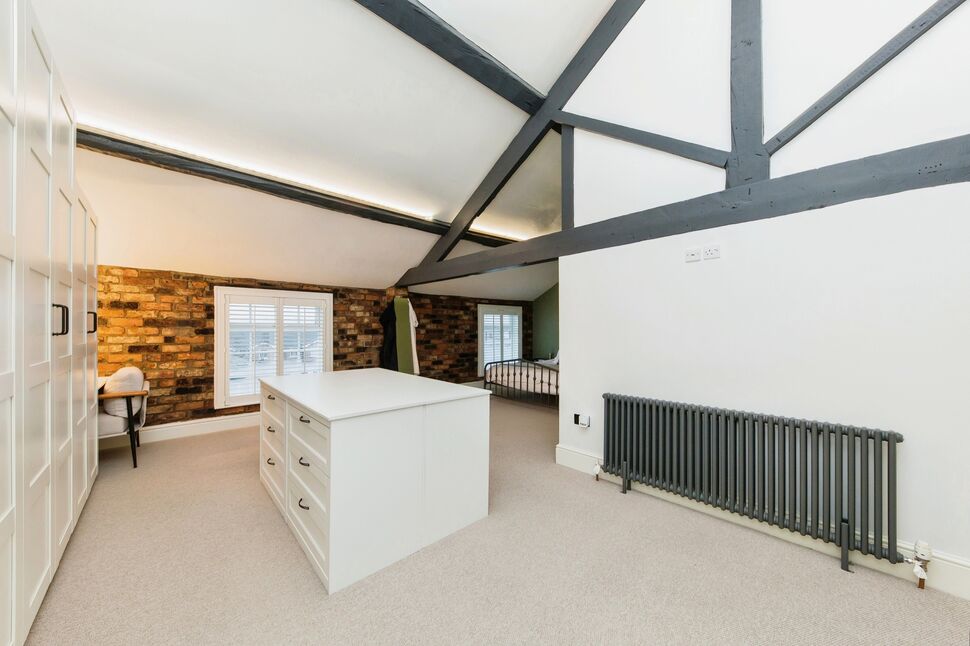 5 bedroom Mid Terrace House for sale, Chester Road, Macclesfield, SK11