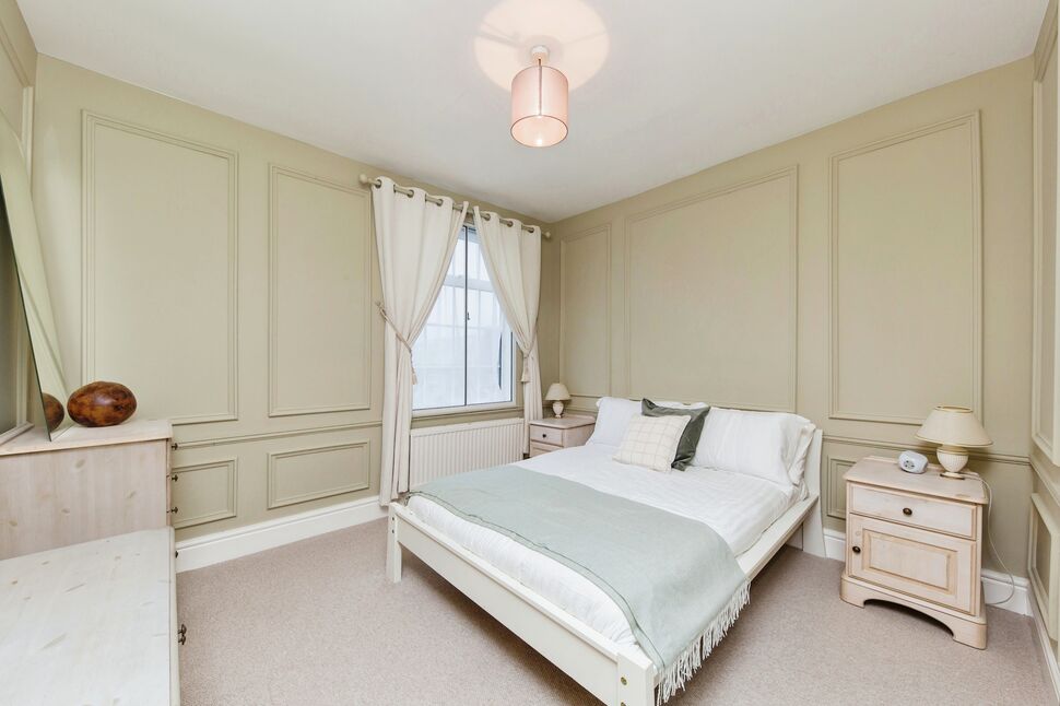 5 bedroom Mid Terrace House for sale, Chester Road, Macclesfield, SK11