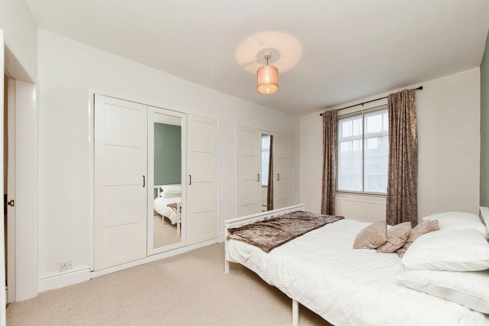 5 bedroom Mid Terrace House for sale, Chester Road, Macclesfield, SK11