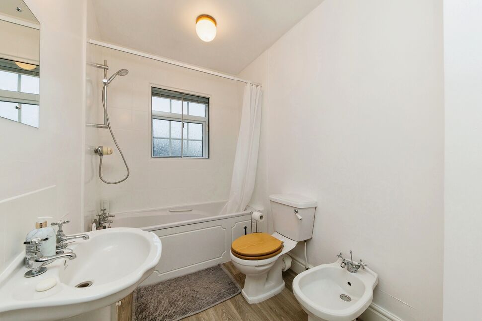 5 bedroom Mid Terrace House for sale, Chester Road, Macclesfield, SK11