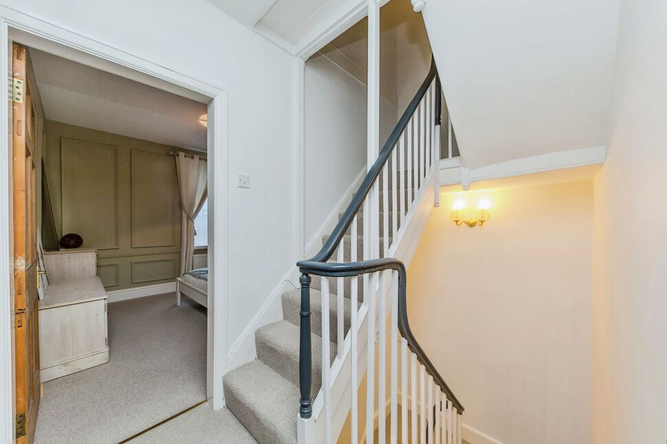 5 bedroom Mid Terrace House for sale, Chester Road, Macclesfield, SK11