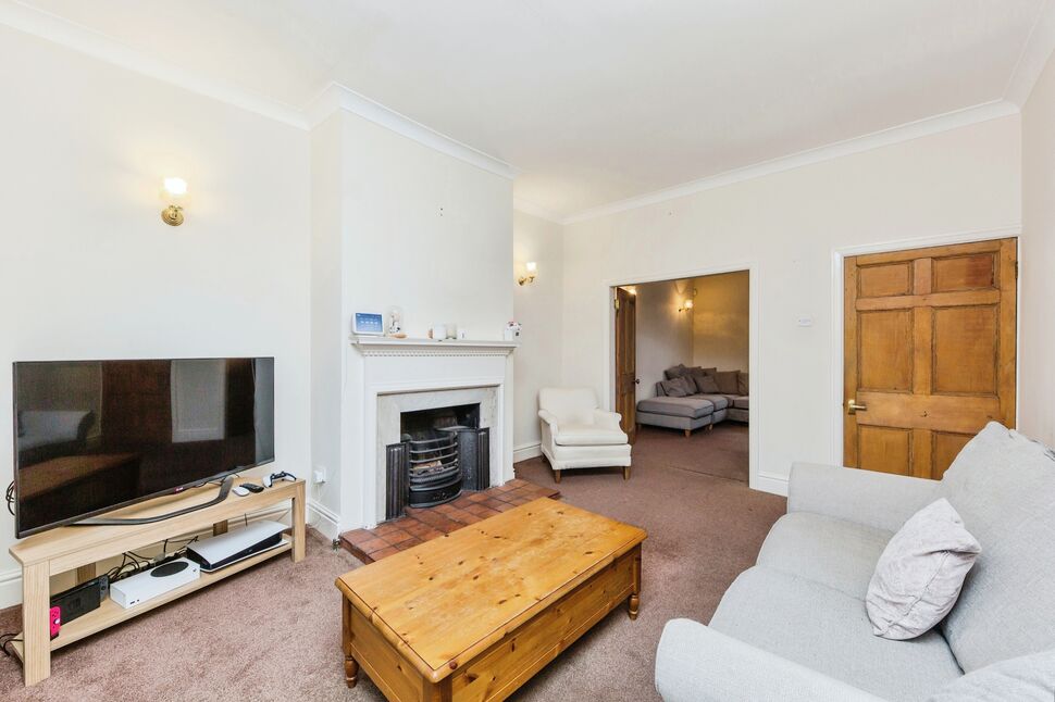 5 bedroom Mid Terrace House for sale, Chester Road, Macclesfield, SK11